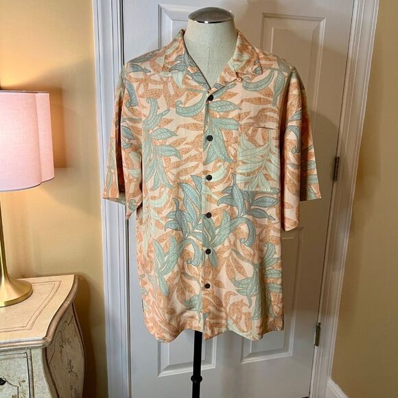 NWOT Men's Tommy Bahama Silk Floral Hawaiian Short Sleeve Camp Shirt Size LARGE - Picture 2 of 3